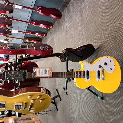 Gear Hunter | Epiphone Melody Maker Sunset Yellow